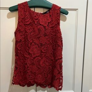Elegant Lace Sleeveless Top
